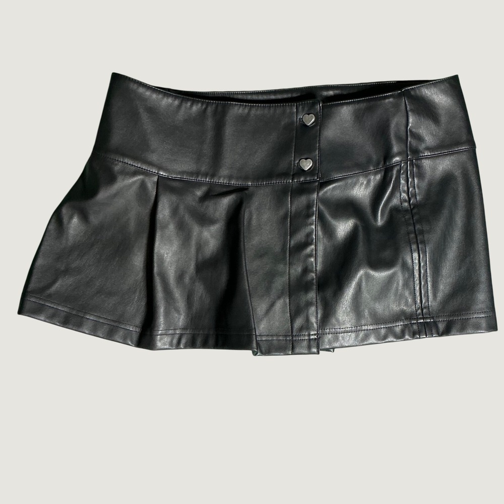 Celebrity Pink Black Faux Leather Skort Heart Button Pleated Mini Skirt Large